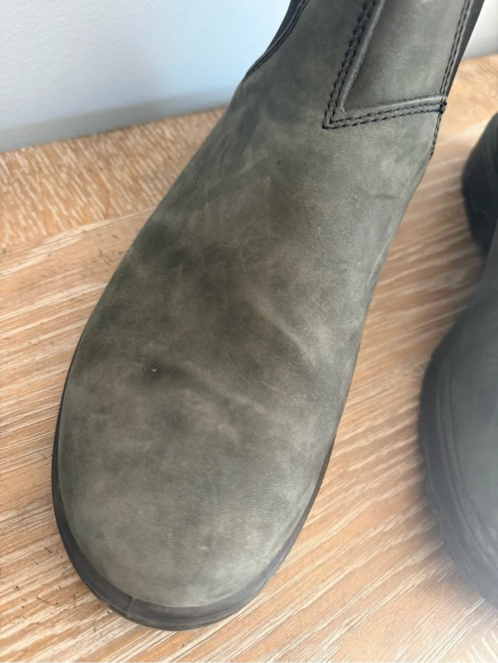 Men’s Blundstone 587 Chelsea Boot - Rustic Black, Size 11